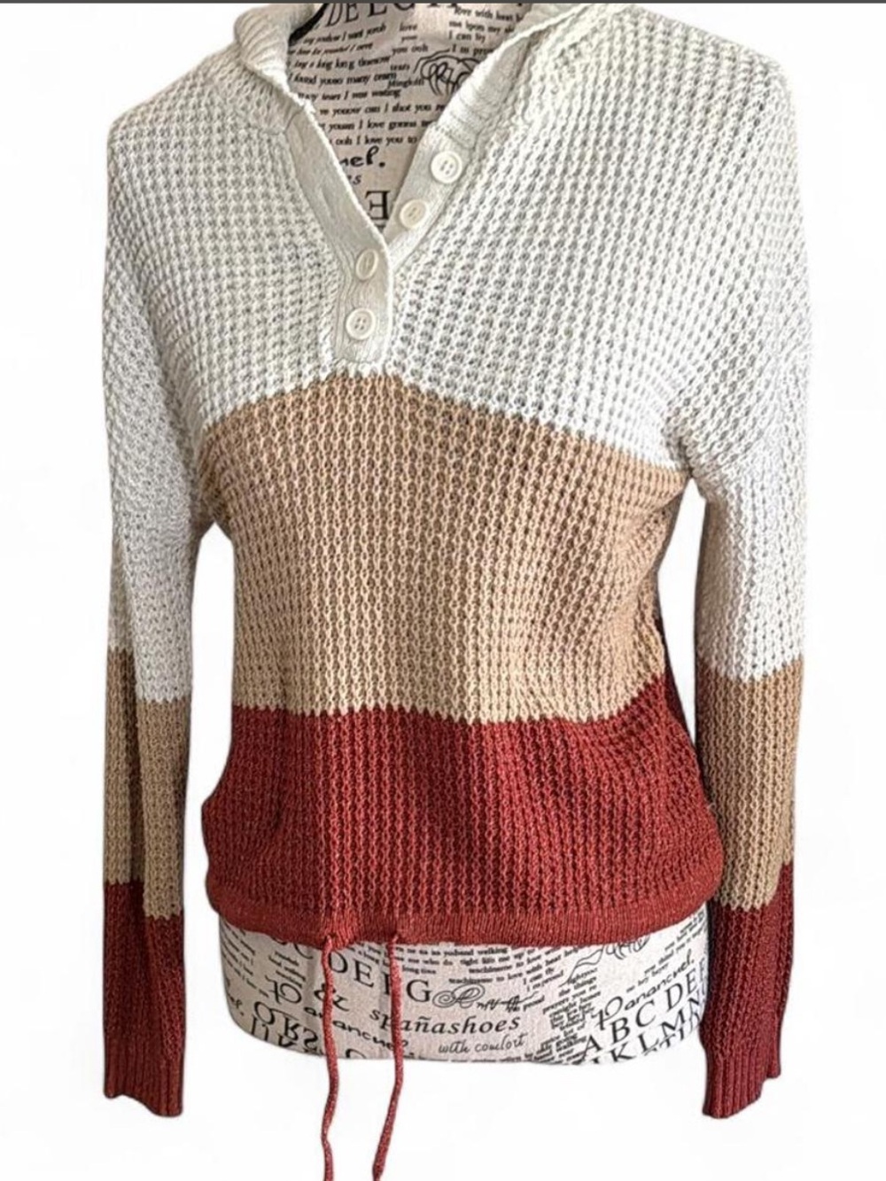 Xhilaration Colorblock V-Neck Pullover Sweater in Cream, Tan & Rust